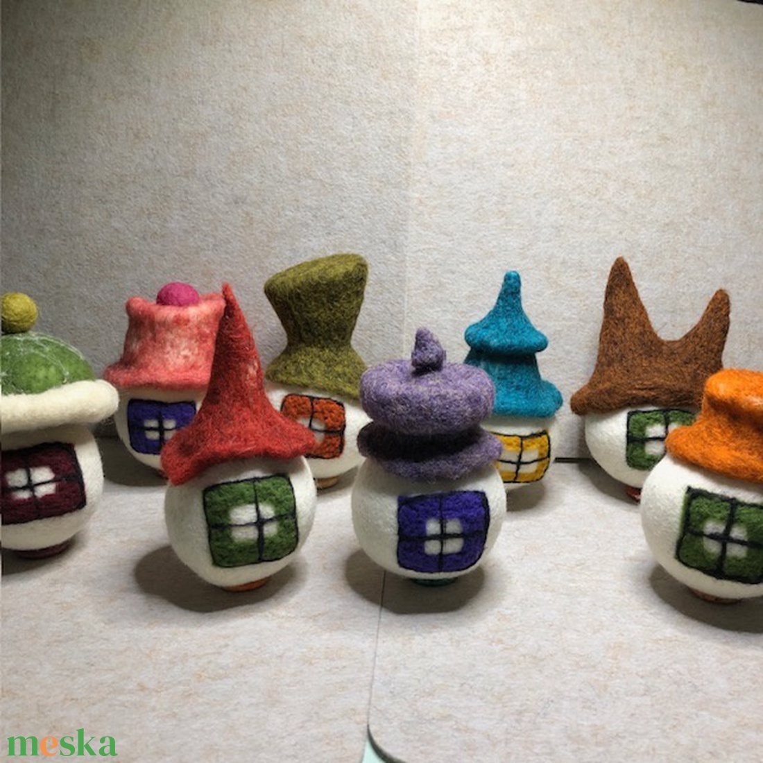 Gyapjú  manóházikó - művészet - más művészeti ág - Meska.hu