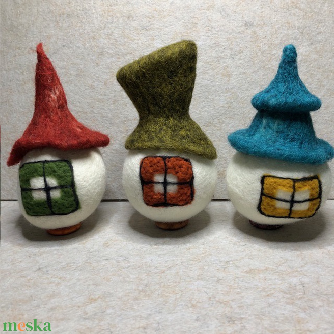 Gyapjú  manóházikó - művészet - más művészeti ág - Meska.hu