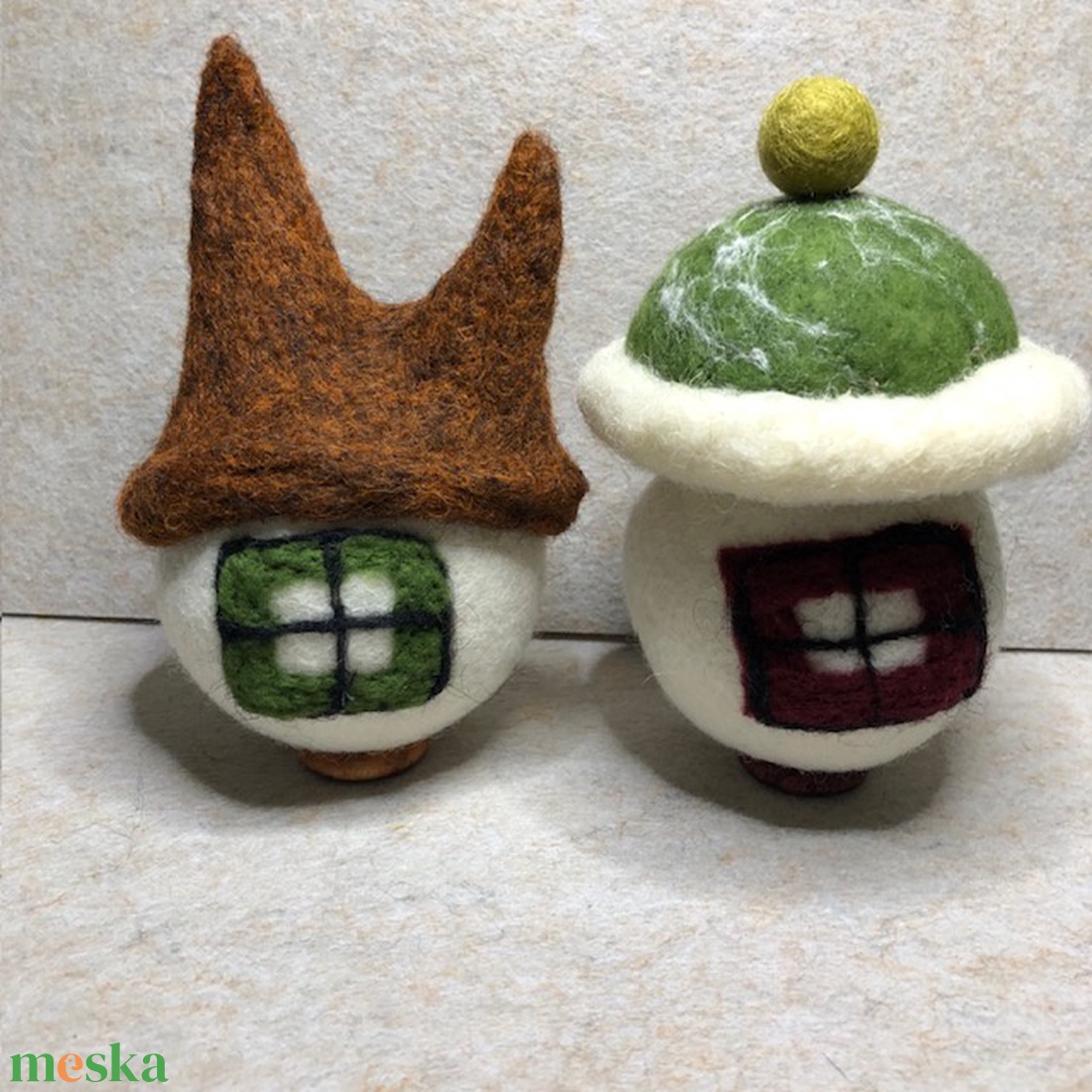 Gyapjú  manóházikó - művészet - más művészeti ág - Meska.hu