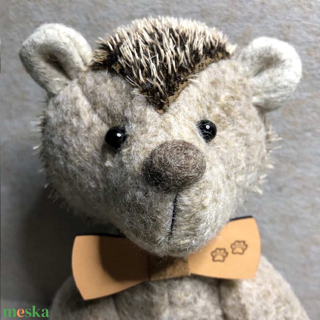 Süni-hordható bőrnyakkendővel - játék & sport - plüssállat & játékfigura - süni - Meska.hu