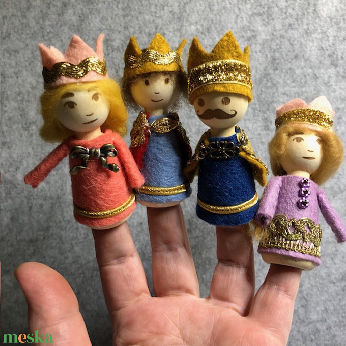 Fából készült öltöztetett ujjbábok - játék & sport - bábok - ujjbáb - Meska.hu