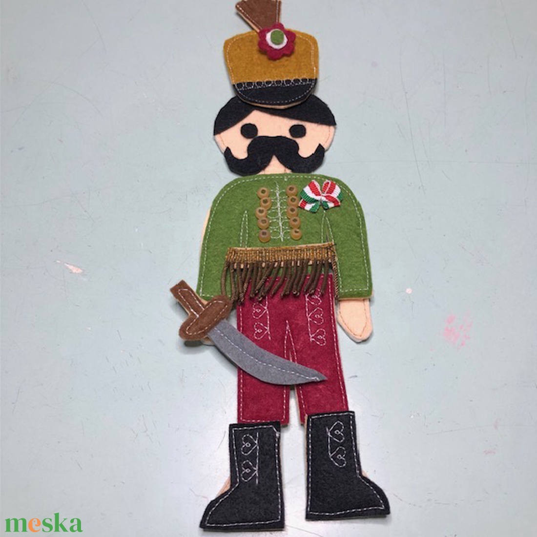 Huszáros filc öltöztető játék - játék & sport - baba & babaház - öltöztethető baba - Meska.hu