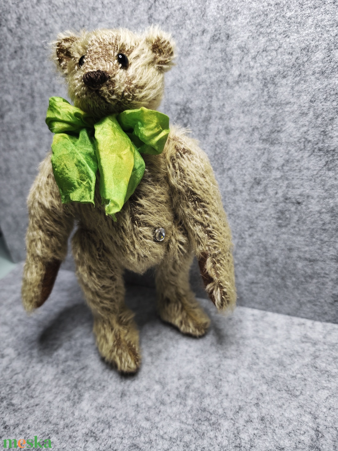 Tudor-mohair mackó - művészet - más gyűjtemények - Meska.hu