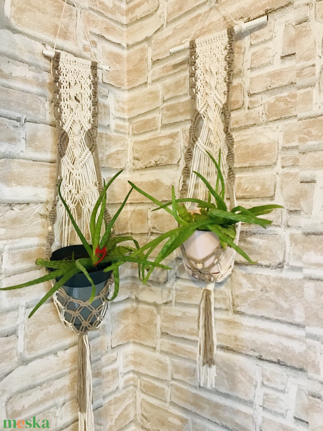Makramé fali virágtartó - otthon & életmód - virágdekoráció - virágtartó - függő virágtartó - Meska.hu