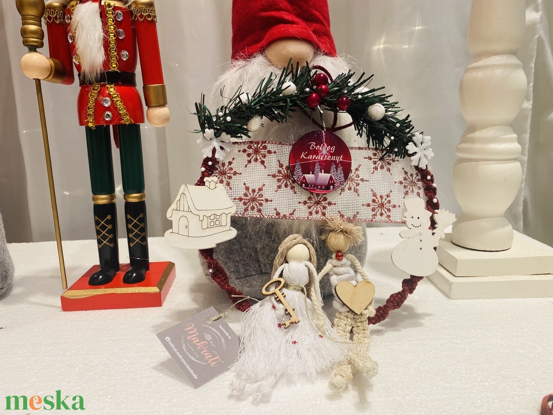 Makramé karácsonyi párocska - karácsony - karácsonyi lakásdekoráció - karácsonyi lakásdíszek - Meska.hu