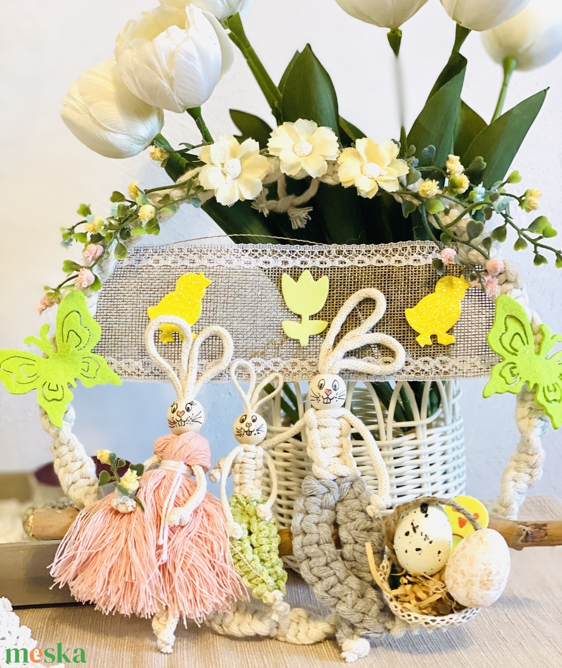 Makramé nyuszicsalád ajtó/falidísz - otthon & életmód - dekoráció - ajtó- és ablak dekoráció - ajtódísz & kopogtató - Meska.hu