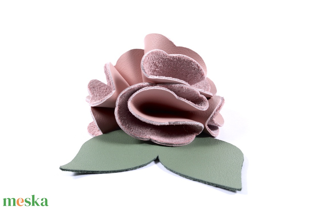 Rózsa kulcstartó bőrből (világos rózsa+sötét pasztell zöld) - táska & tok - kulcstartó & táskadísz - kulcstartó - Meska.hu