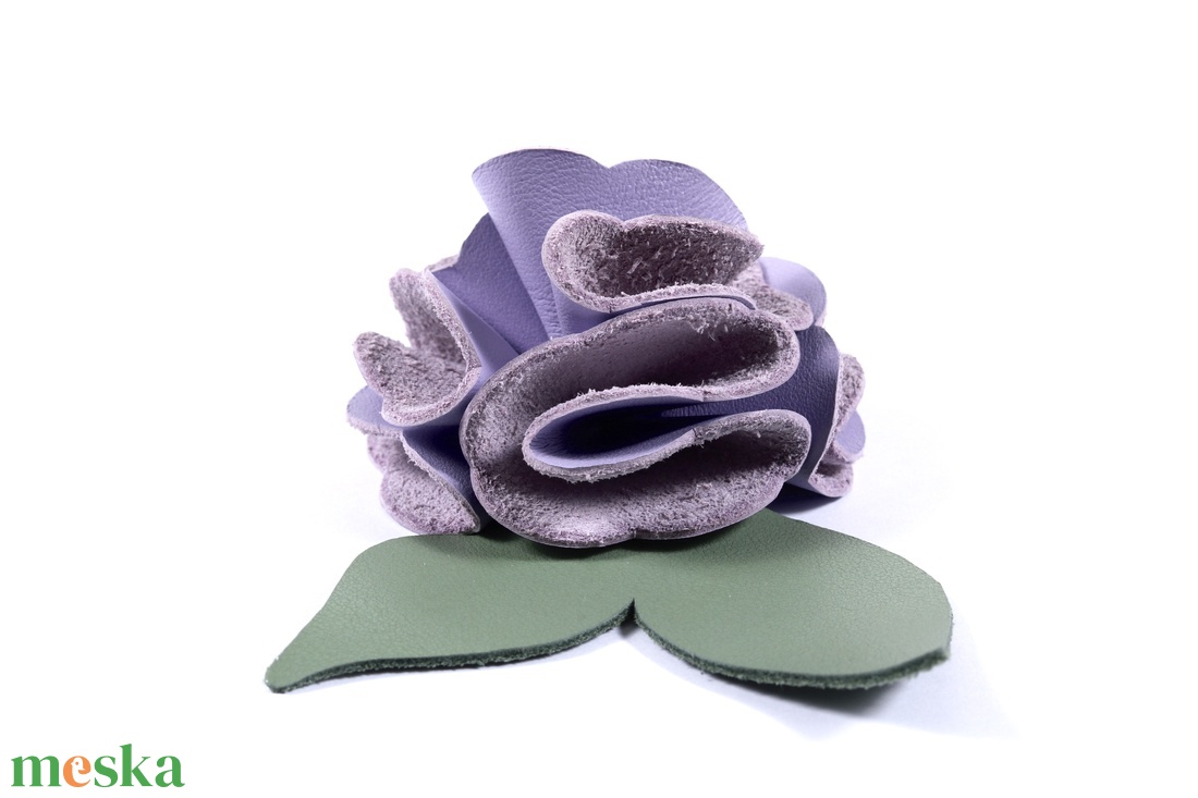 Rózsa kulcstartó bőrből (világos lila+sötét pasztell zöld) - táska & tok - kulcstartó & táskadísz - kulcstartó - Meska.hu