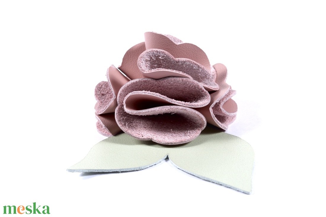 Rózsa kulcstartó bőrből (világos rózsa+világos pasztell zöld) - táska & tok - kulcstartó & táskadísz - kulcstartó - Meska.hu