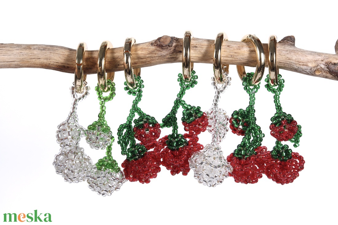 Rózsa táskadísz gyöngyből (átlátszó+fűzöld) - táska & tok - kulcstartó & táskadísz - táskadísz - Meska.hu