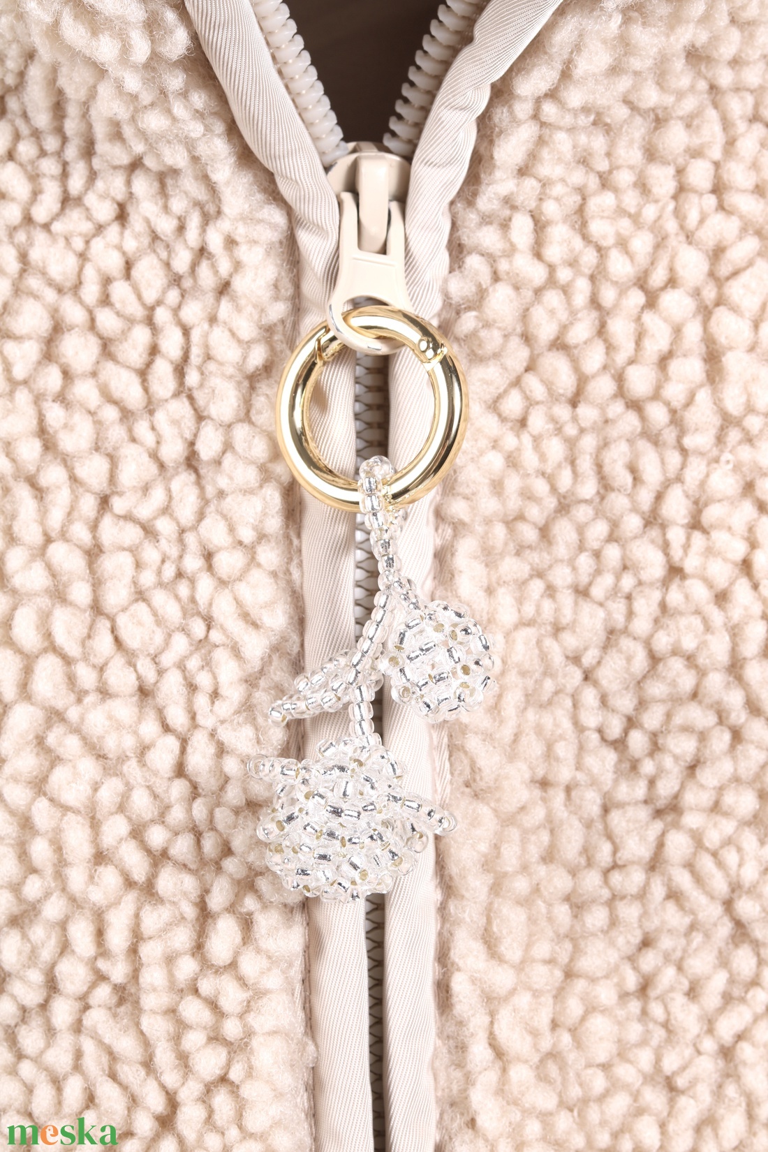 Rózsa táskadísz gyöngyből (átlátszó) - táska & tok - kulcstartó & táskadísz - táskadísz - Meska.hu