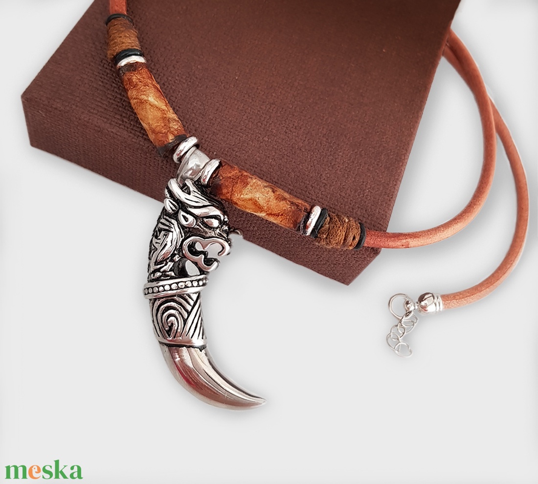 Totem-agyar férfi bőr nyaklánc - ékszer - nyaklánc - medálos nyaklánc - Meska.hu Totem-agyar férfi bőr nyaklánc - ékszer - nyaklánc - medálos nyaklánc - Meska.hu