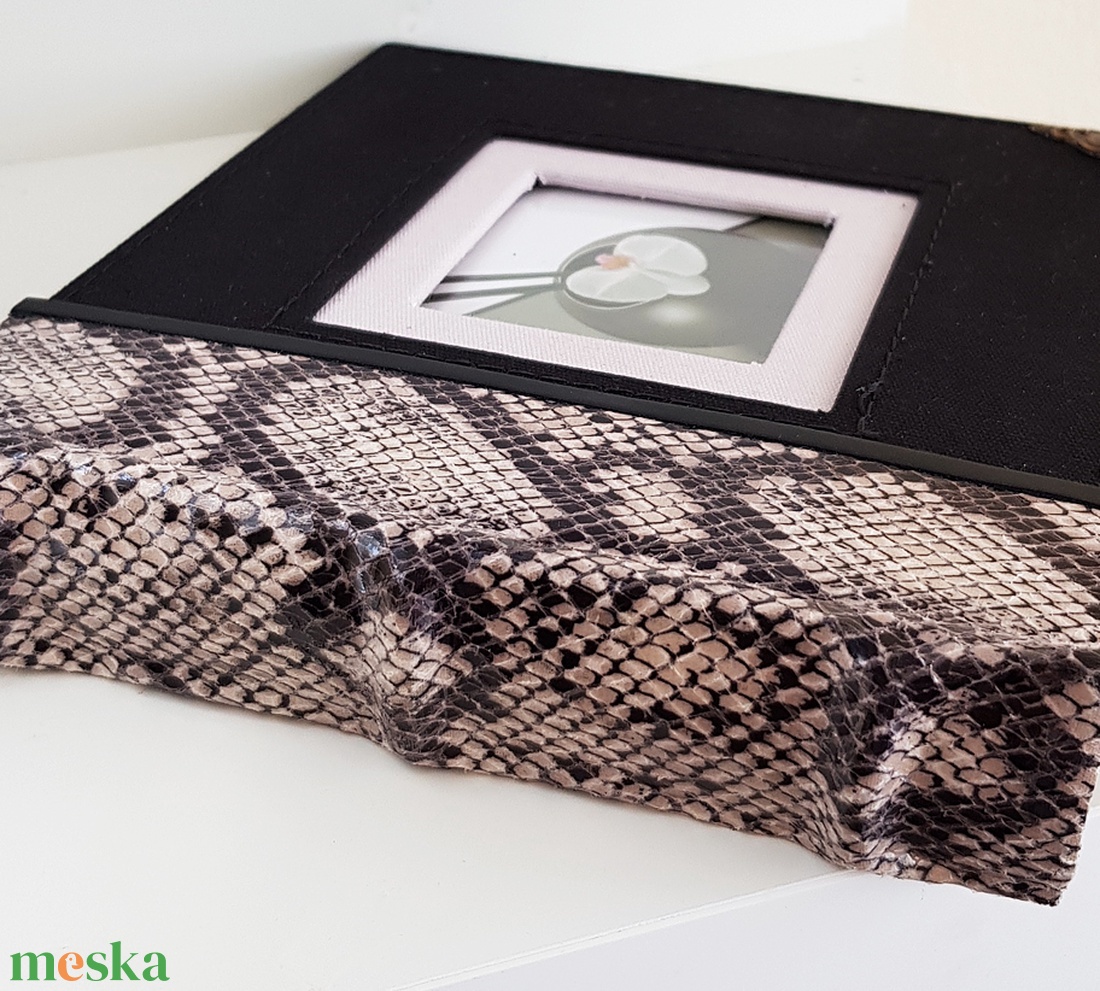 Elegáns kis méretű fekete kígyóbőrmintás fotóalbum - - Meska.hu Elegáns kis méretű fekete kígyóbőrmintás fotóalbum - - Meska.hu