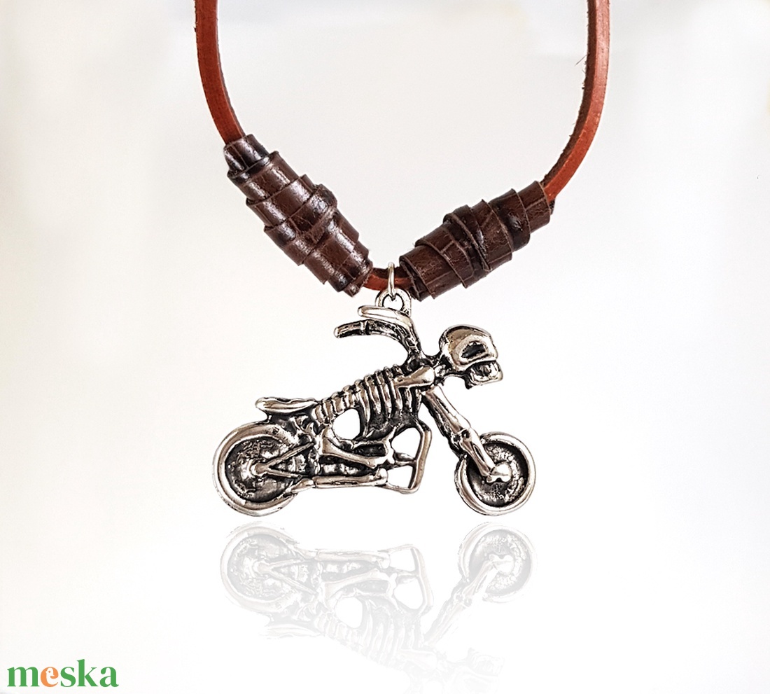 Chopper csontvázas motor férfi bőr nyaklánc - ékszer - nyaklánc - medálos nyaklánc - Meska.hu Chopper csontvázas motor férfi bőr nyaklánc - ékszer - nyaklánc - medálos nyaklánc - Meska.hu