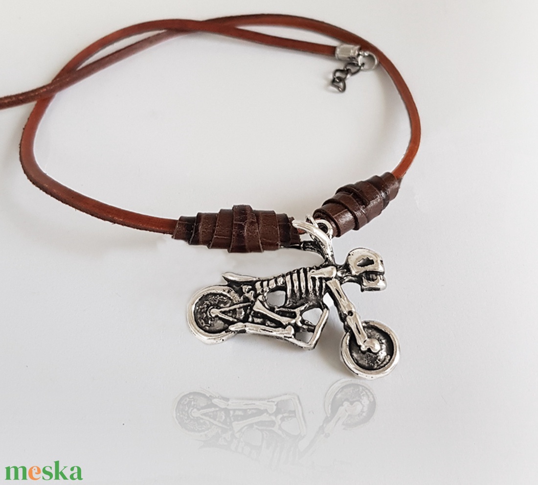 Chopper csontvázas motor férfi bőr nyaklánc - ékszer - nyaklánc - medálos nyaklánc - Meska.hu Chopper csontvázas motor férfi bőr nyaklánc - ékszer - nyaklánc - medálos nyaklánc - Meska.hu