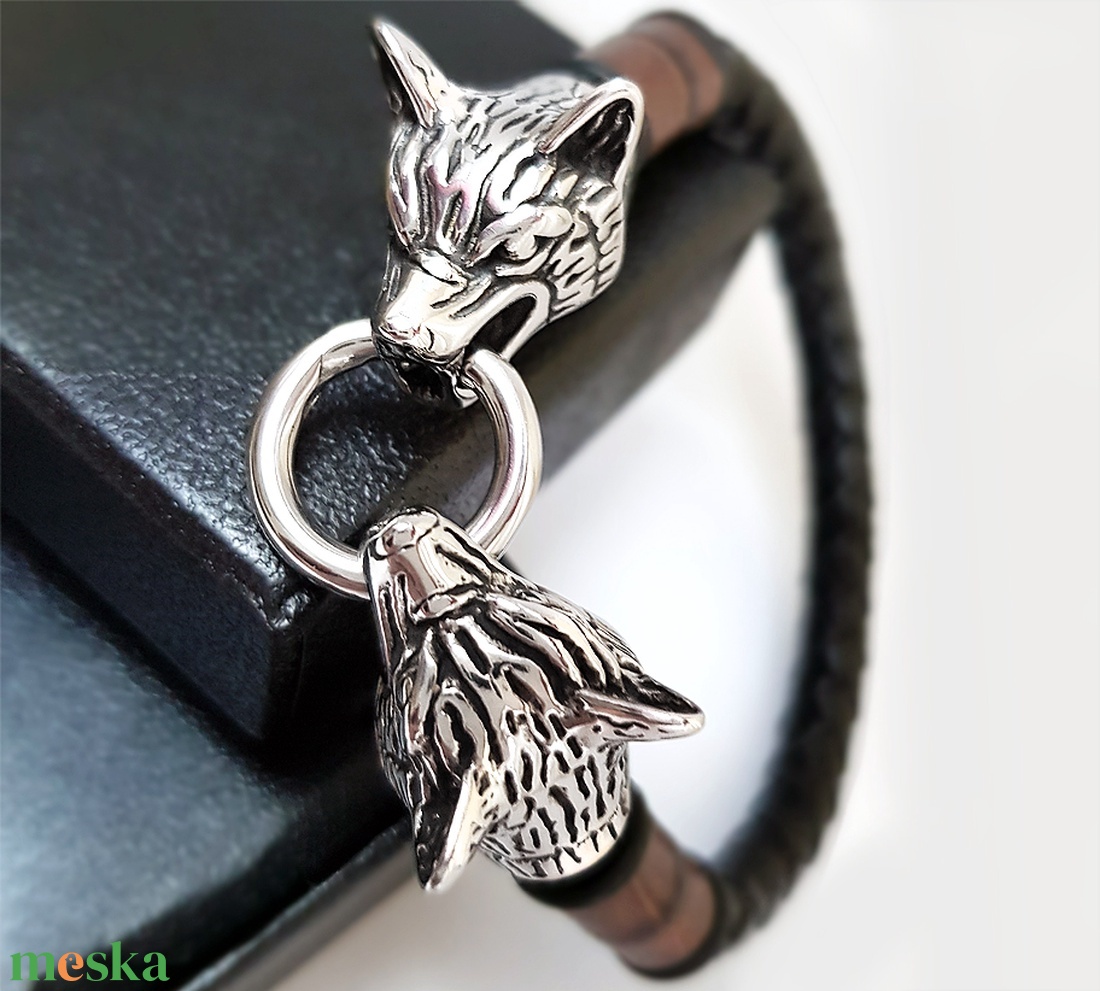 Farkasfej Mjölnir férfi bőr karkötő - ékszer - karkötő - karkötő medállal - Meska.hu