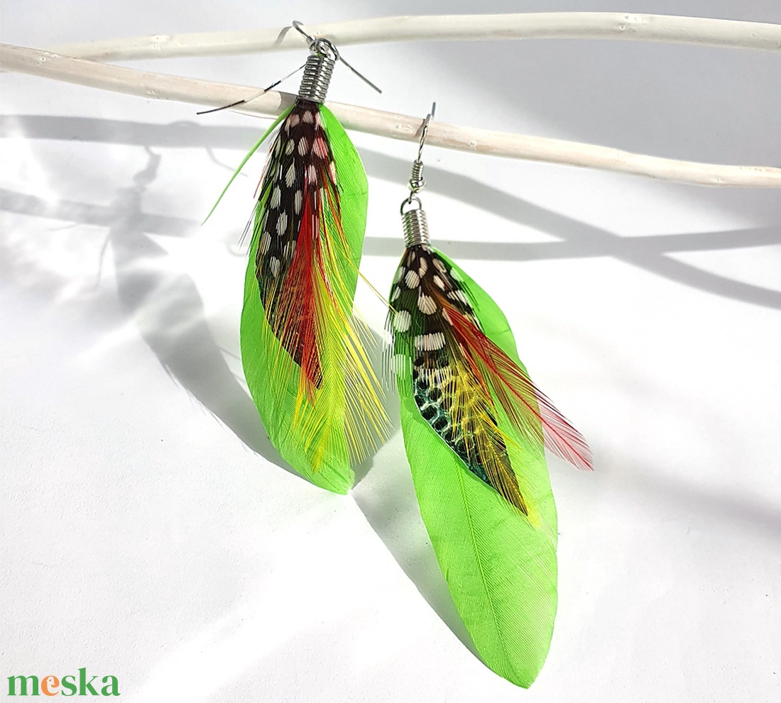 Zöld boho toll fülbevaló - ékszer - fülbevaló - lógó fülbevaló - Meska.hu Zöld boho toll fülbevaló - ékszer - fülbevaló - lógó fülbevaló - Meska.hu