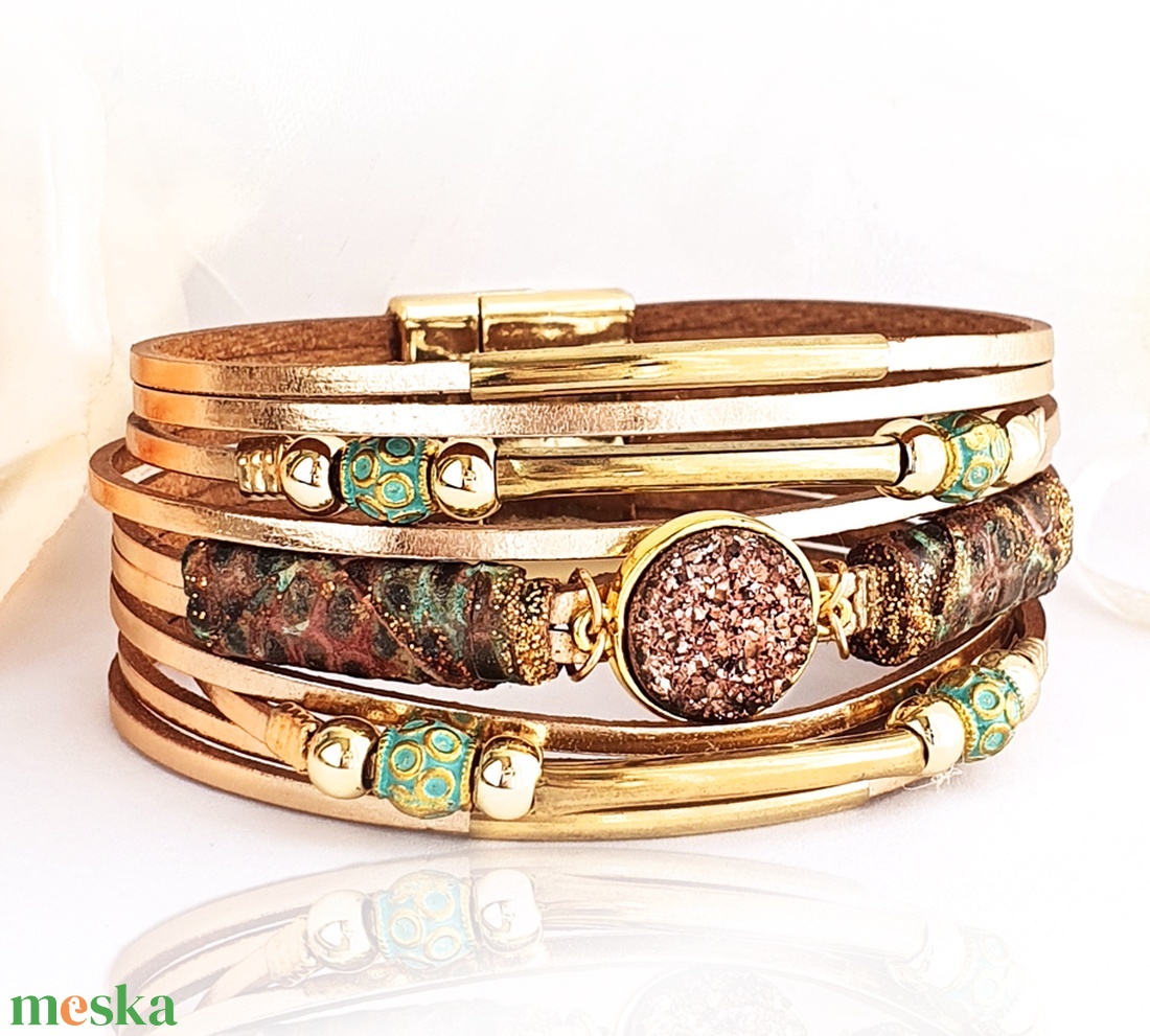 Rosegold zöldgyöngyös többszálas karkötő női bőr karkötő - ékszer - karkötő - széles karkötő - Meska.hu Rosegold zöldgyöngyös többszálas karkötő női bőr karkötő - ékszer - karkötő - széles karkötő - Meska.hu