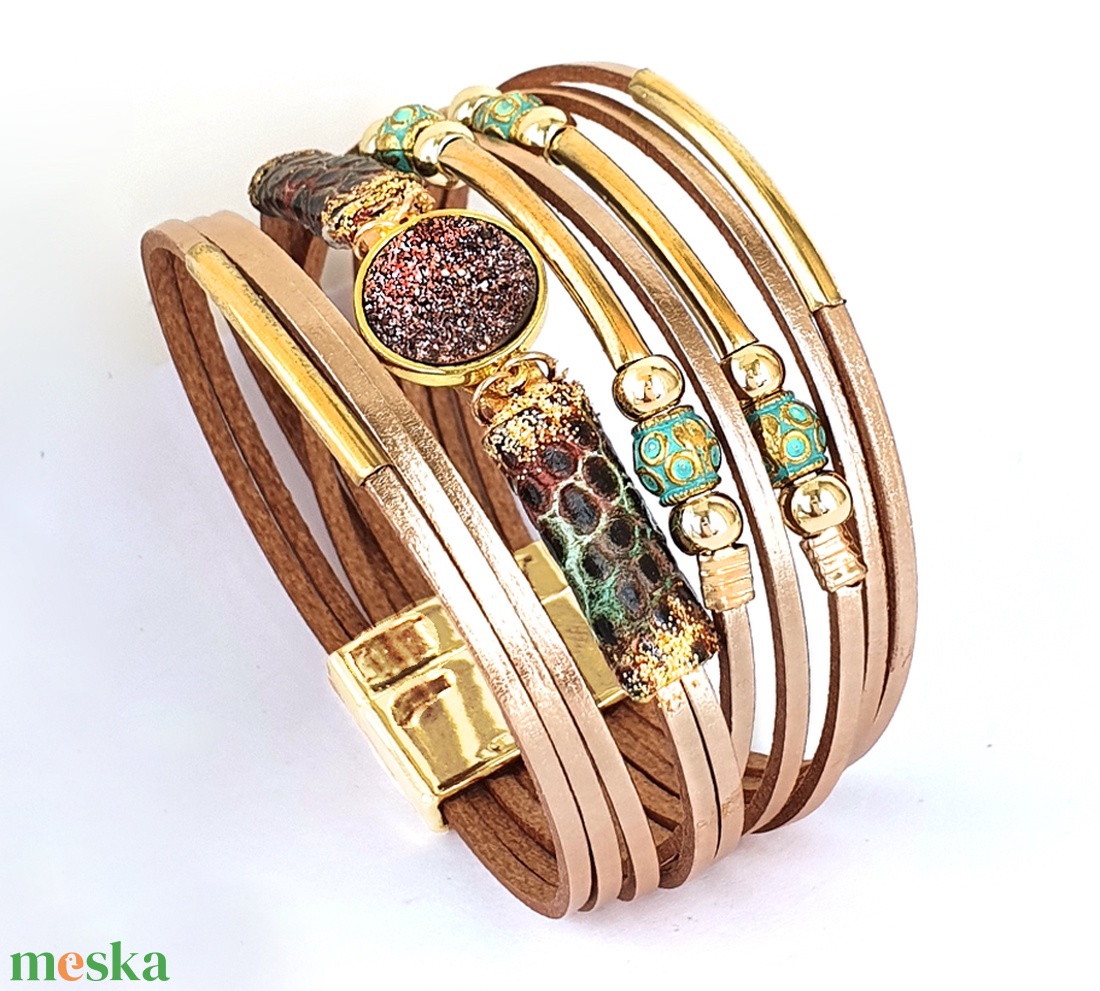 Rosegold zöldgyöngyös többszálas karkötő női bőr karkötő - ékszer - karkötő - széles karkötő - Meska.hu Rosegold zöldgyöngyös többszálas karkötő női bőr karkötő - ékszer - karkötő - széles karkötő - Meska.hu
