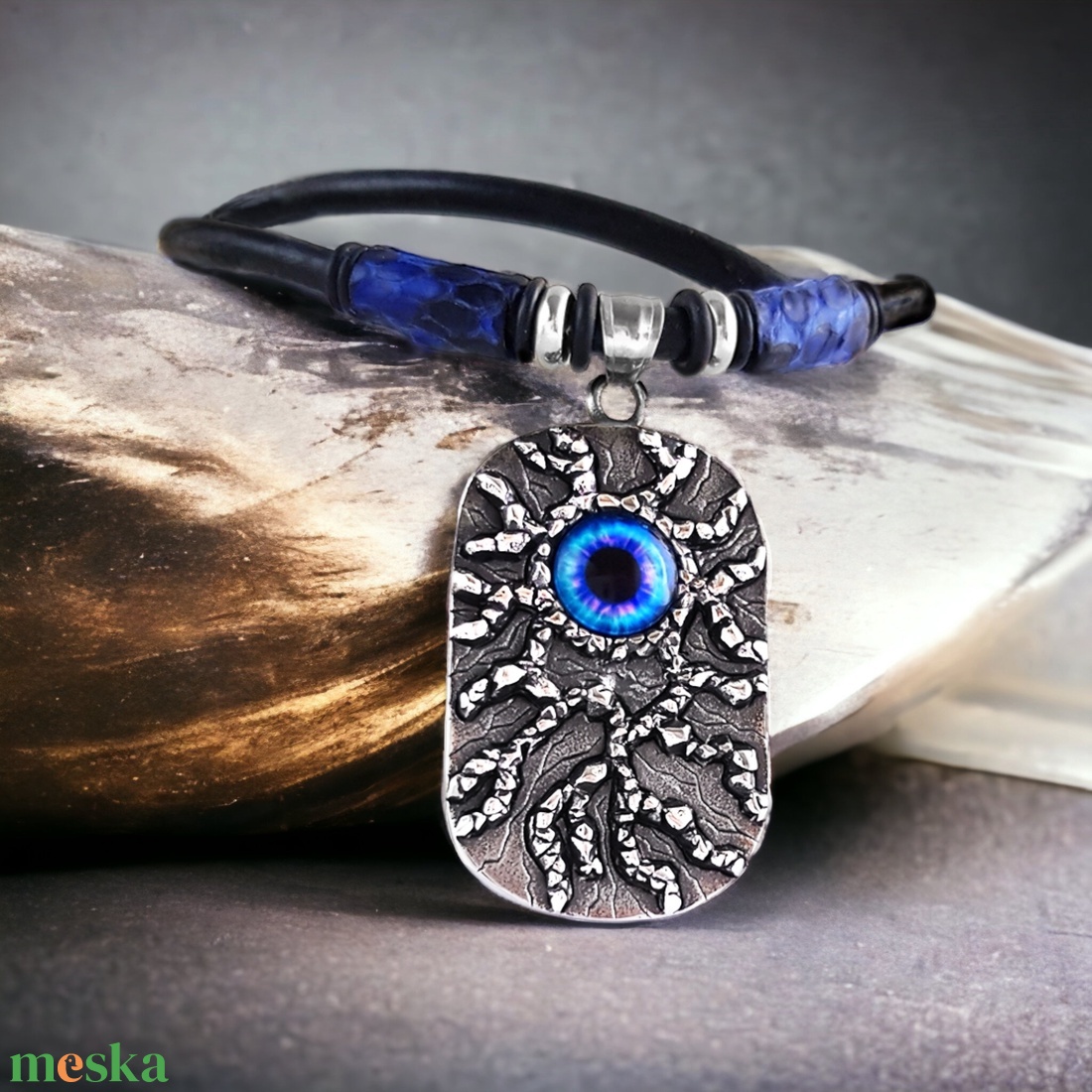 King Blue bőr férfi nyaklánc - ékszer - nyaklánc - medálos nyaklánc - Meska.hu King Blue bőr férfi nyaklánc - ékszer - nyaklánc - medálos nyaklánc - Meska.hu