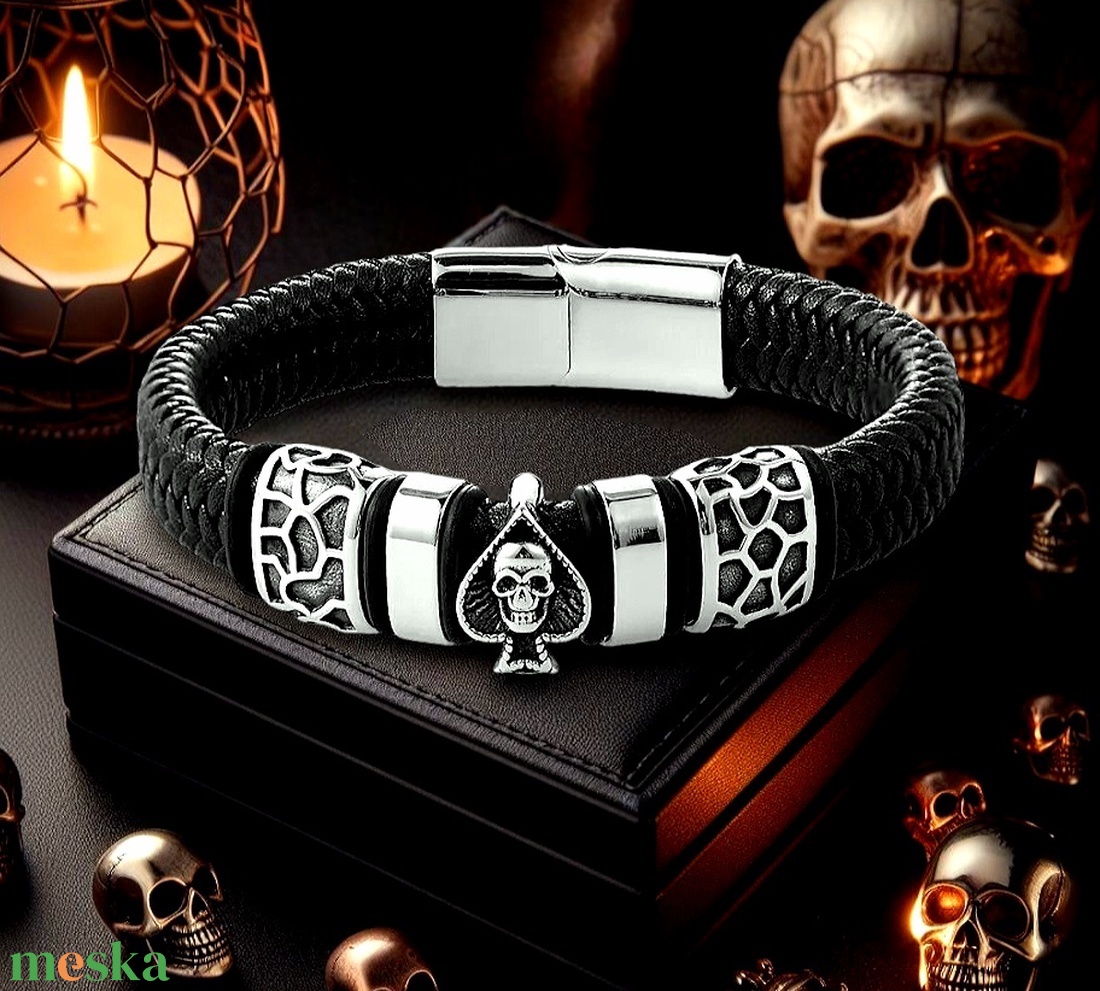 Póker skull férfi bőr karkötő - ékszer - karkötő - karkötő medállal - Meska.hu Póker skull férfi bőr karkötő - ékszer - karkötő - karkötő medállal - Meska.hu