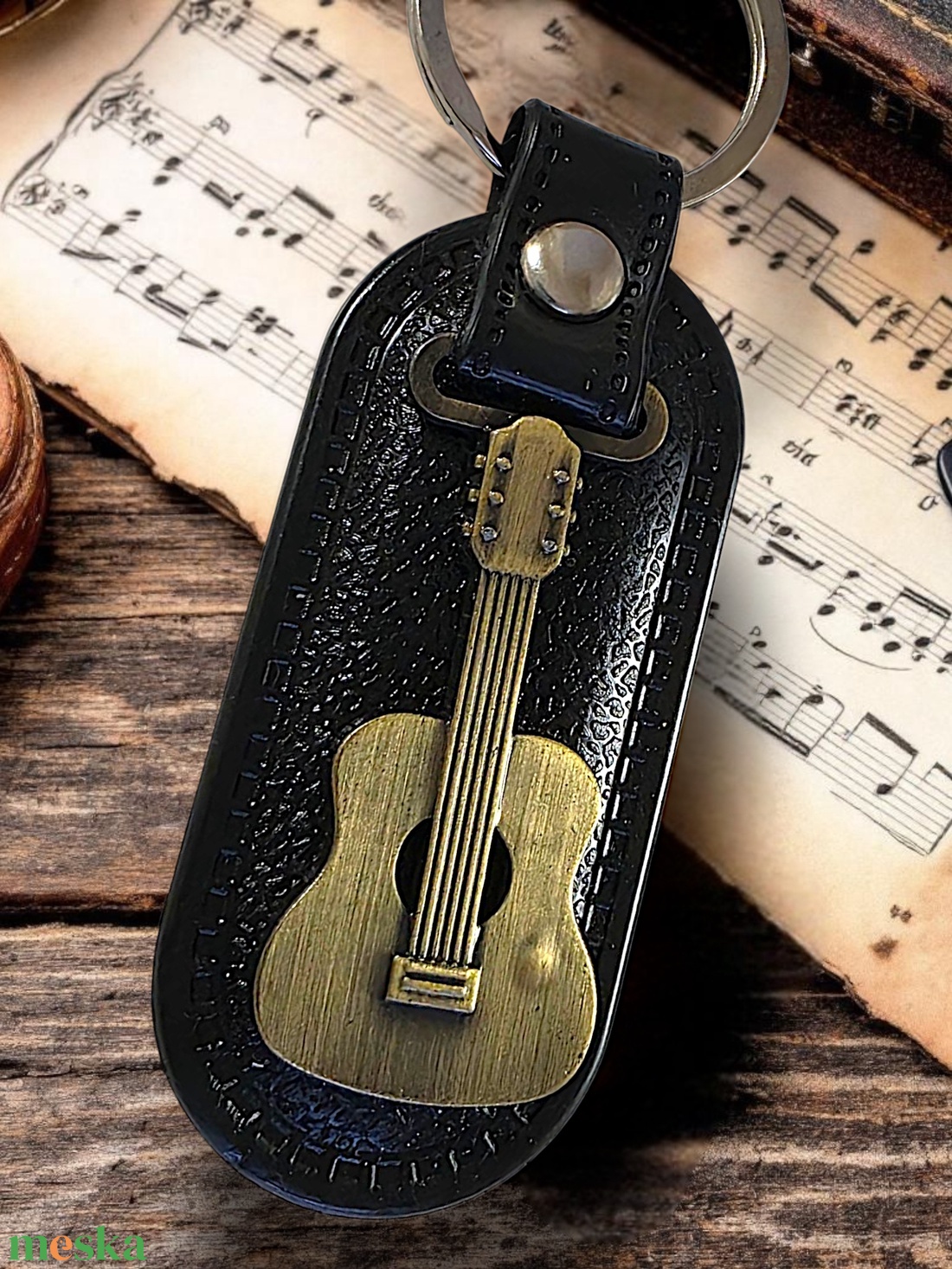  Vintage Gitár Kulcstartó  Zene a zsebedben - táska & tok - kulcstartó & táskadísz - kulcstartó - Meska.hu