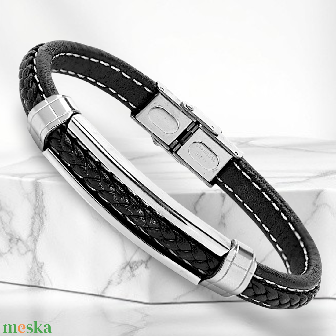 Prime Black � Fonott bőr karkötő nemesacél díszítéssel - ékszer - karkötő - fonott karkötő - Meska.hu