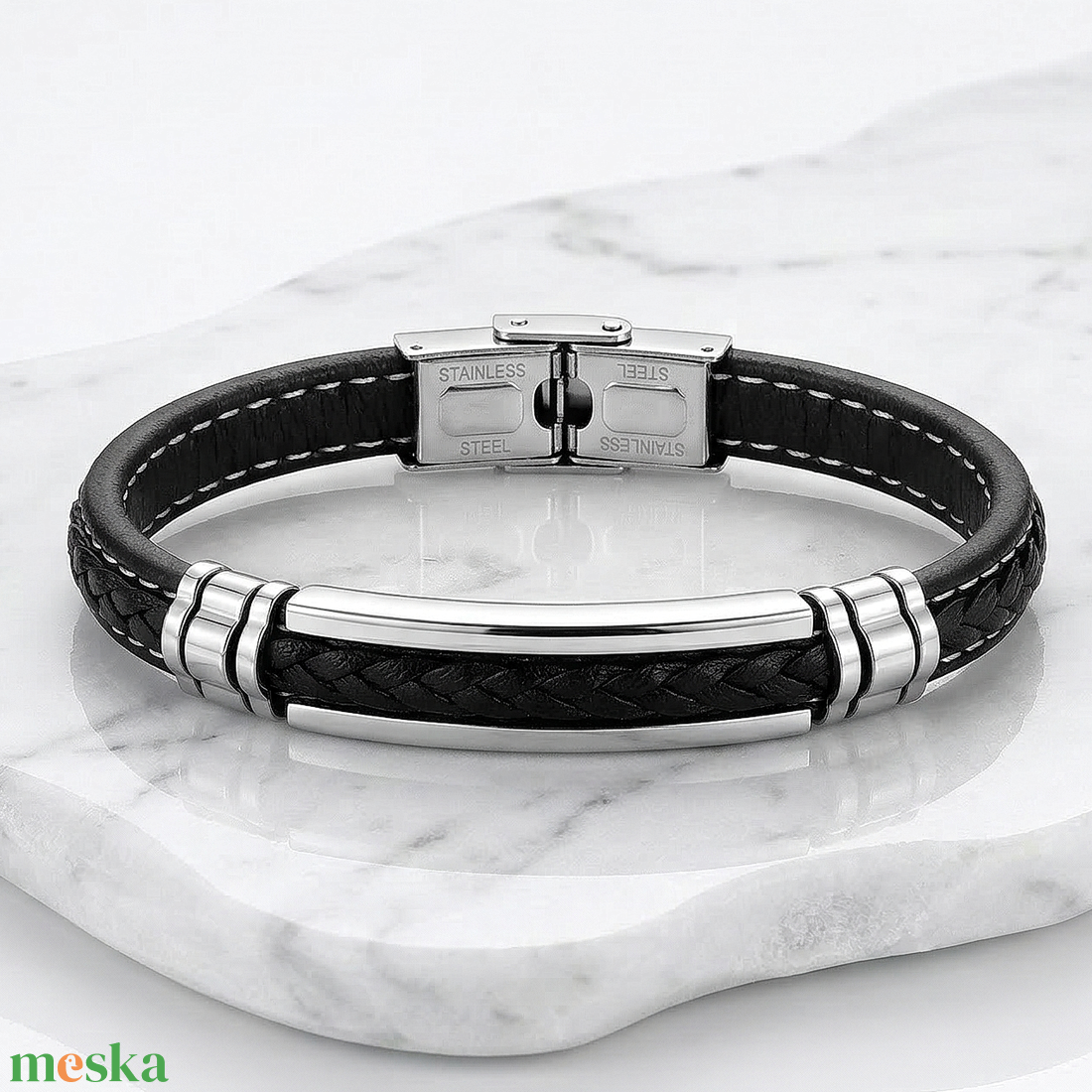 Prime Black � Fonott bőr karkötő nemesacél díszítéssel - ékszer - karkötő - fonott karkötő - Meska.hu