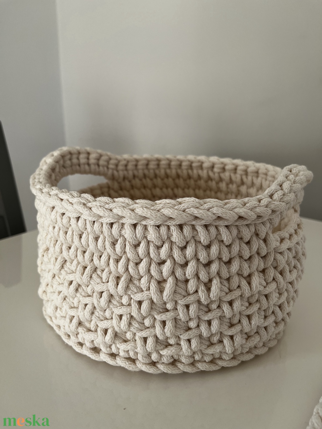 Horgolt kör alakú füles kosár - otthon & életmód - dekoráció - asztal és polc dekoráció - dekorációs tál, tartó - Meska.hu