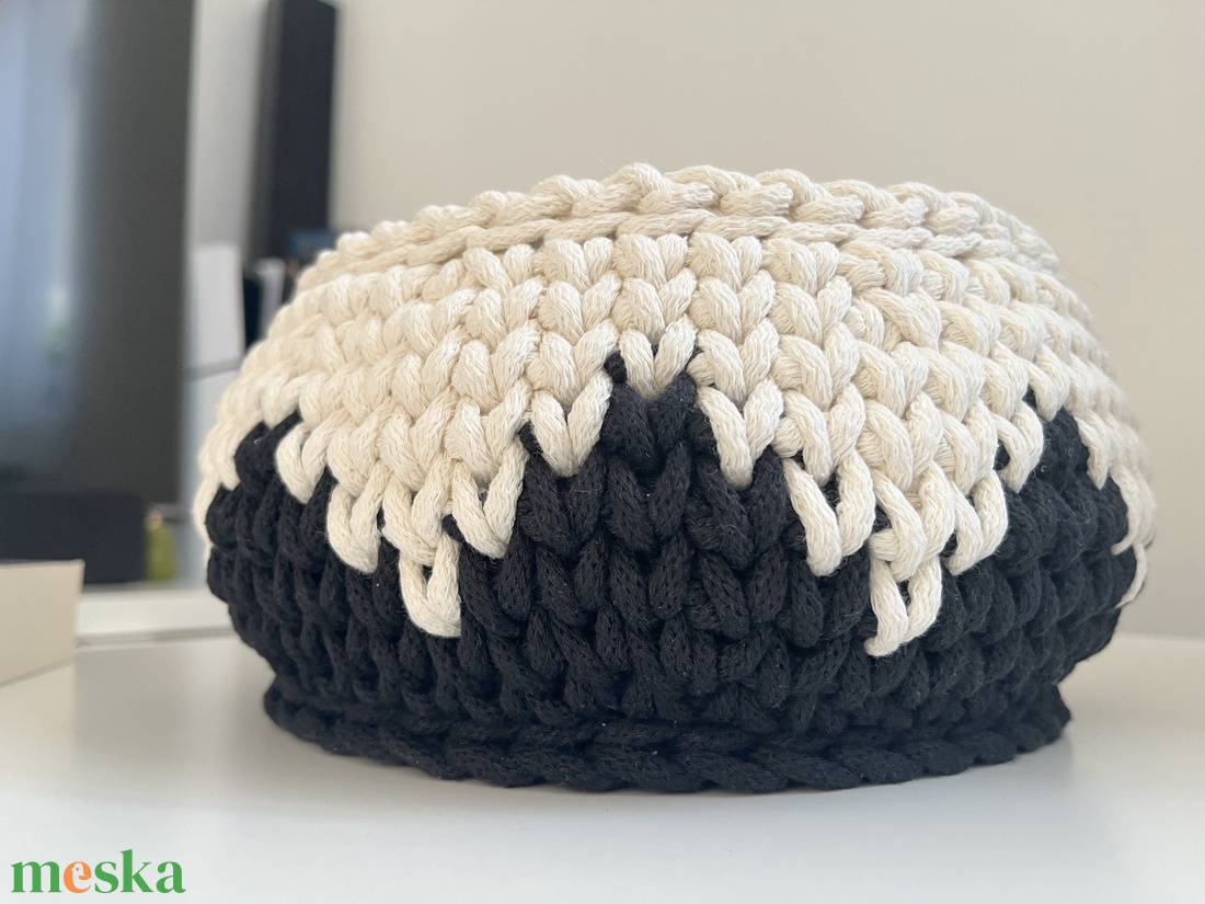 Kosár öblös alakú fekete-fehér - otthon & életmód - dekoráció - asztal és polc dekoráció - dekorációs tál, tartó - Meska.hu