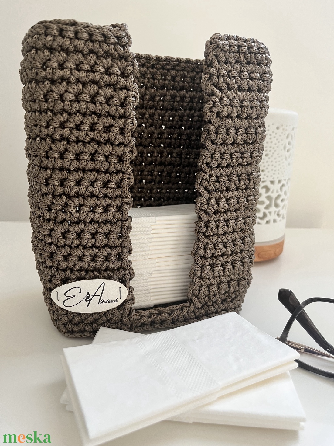 Horgolt álló papír zsebkendő tartó - otthon & életmód - dekoráció - asztal és polc dekoráció - dekorációs tál, tartó - Meska.hu