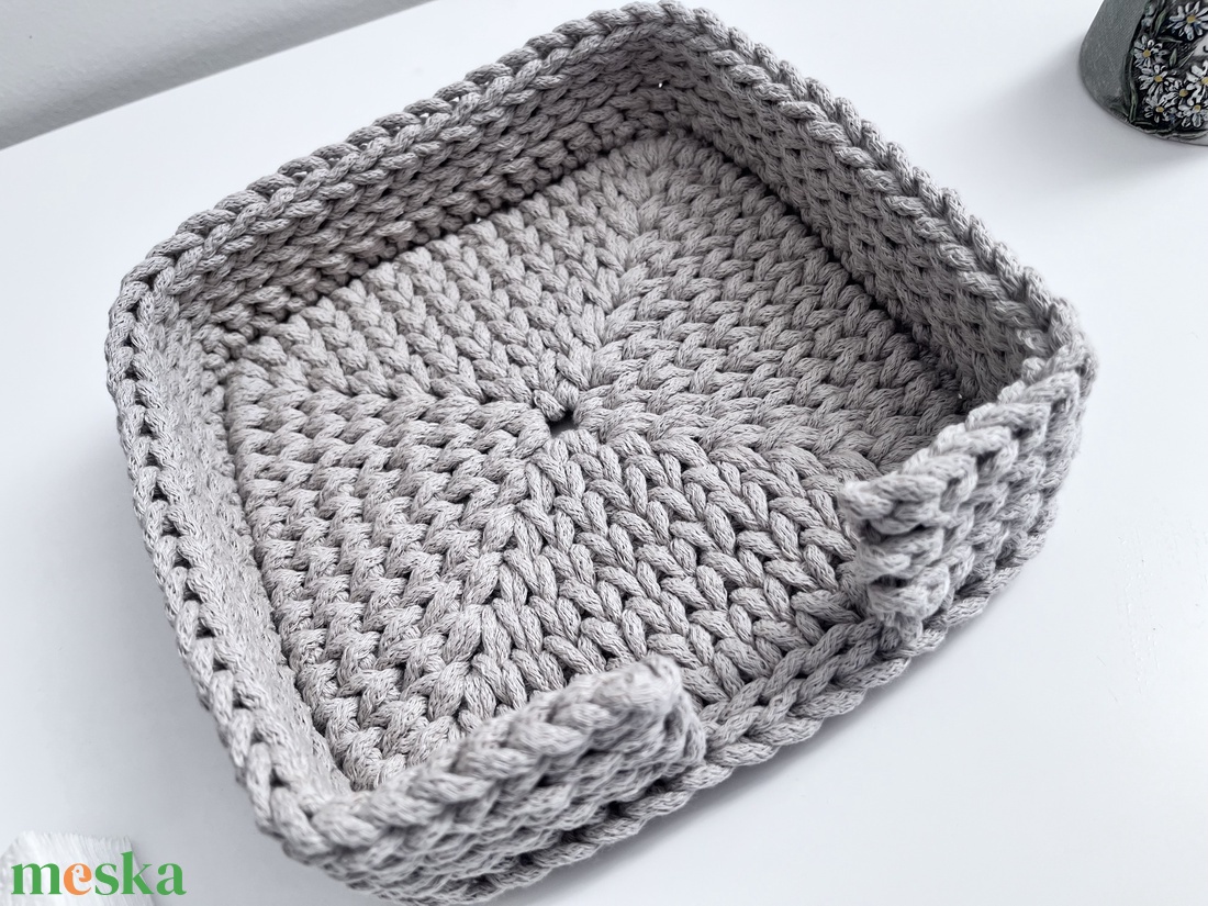 Horgolt szalvéta tartó - otthon & életmód - dekoráció - asztal és polc dekoráció - dekorációs tál, tartó - Meska.hu