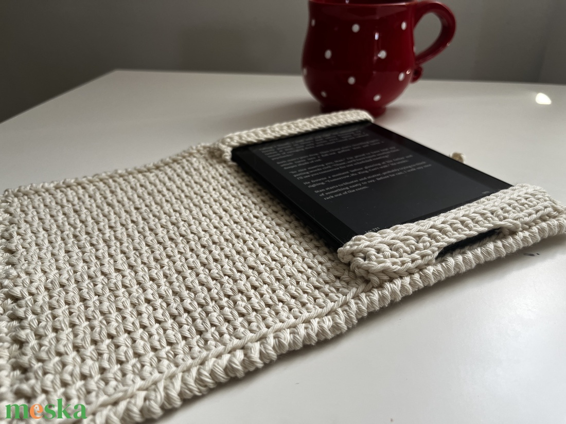 Horgolt Kindle / e-book olvasó tok � egyedi színekben - könyv & zene - könyvtok - Meska.hu