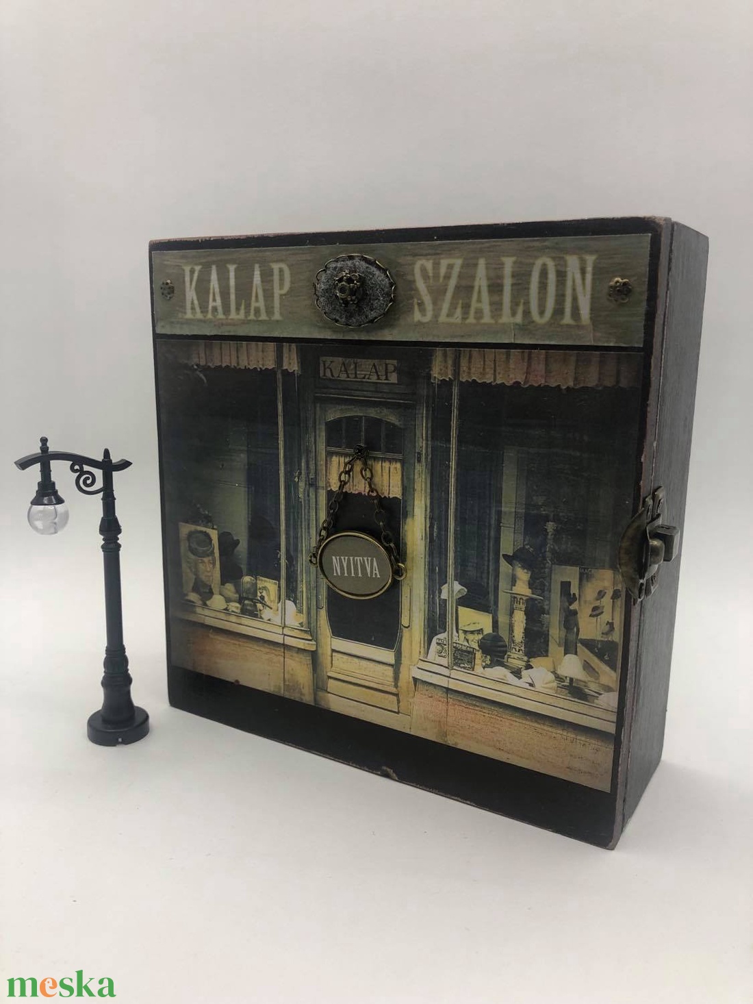 KALAPSZALON NEMEZ BABÁKKAL - otthon & életmód - dekoráció - Meska.hu