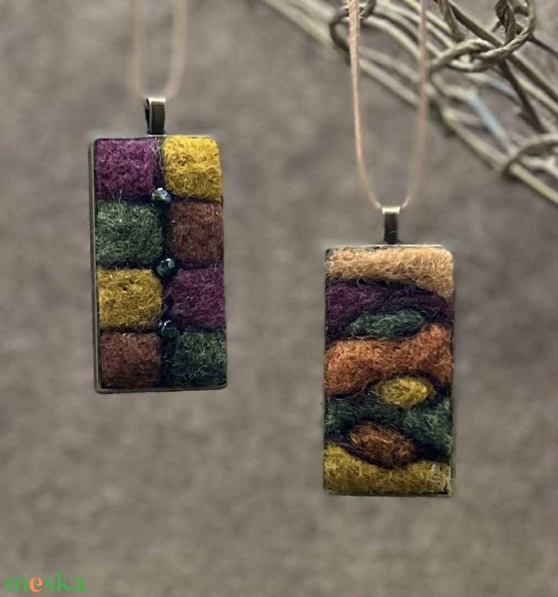 Nemez medál fém foglalatban - ékszer - nyaklánc - medál - Meska.hu