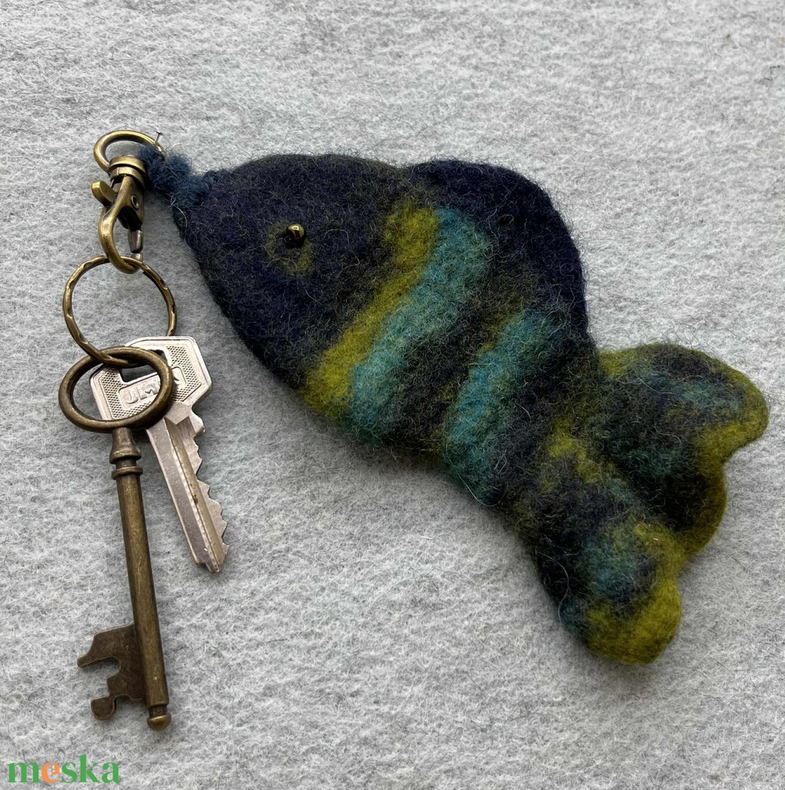 Kulcstartó nemez halacska - táska & tok - kulcstartó & táskadísz - táskadísz - Meska.hu