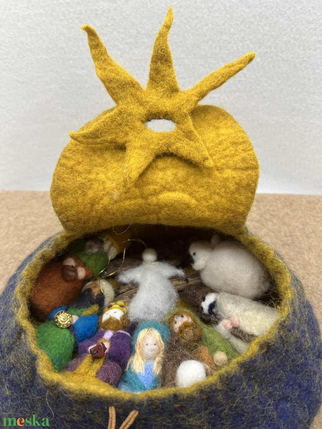 Betlehem - nemezelt - karácsony - karácsonyi lakásdekoráció - karácsonyi falu, házikó - Meska.hu