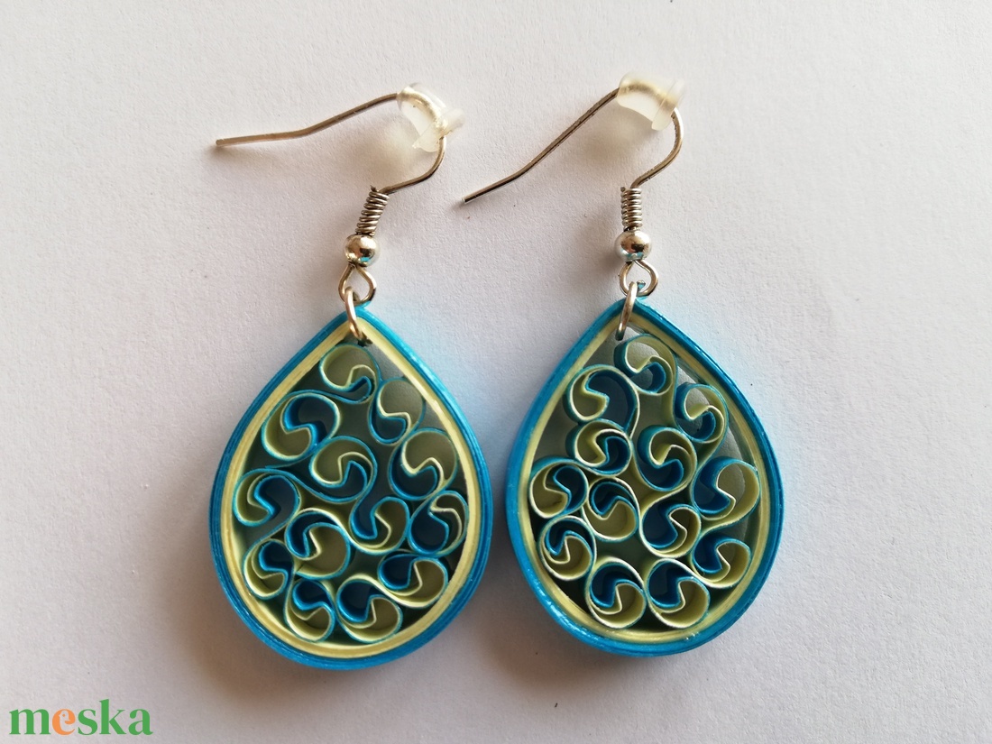 Quilling technikával készült kék fülbevaló - ékszer - fülbevaló - lógó csepp fülbevaló - Meska.hu Quilling technikával készült kék fülbevaló - ékszer - fülbevaló - lógó csepp fülbevaló - Meska.hu