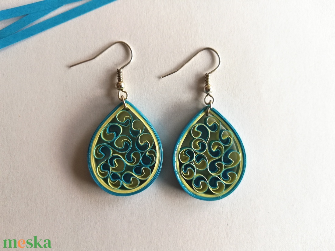 Quilling technikával készült kék fülbevaló - ékszer - fülbevaló - lógó csepp fülbevaló - Meska.hu Quilling technikával készült kék fülbevaló - ékszer - fülbevaló - lógó csepp fülbevaló - Meska.hu