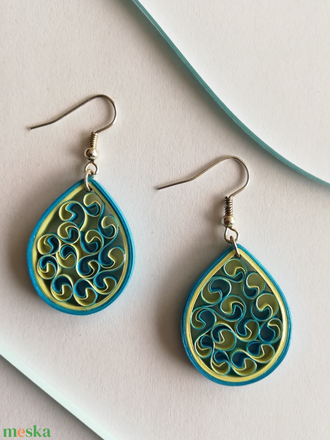 Quilling technikával készült kék fülbevaló - ékszer - fülbevaló - lógó csepp fülbevaló - Meska.hu Quilling technikával készült kék fülbevaló - ékszer - fülbevaló - lógó csepp fülbevaló - Meska.hu