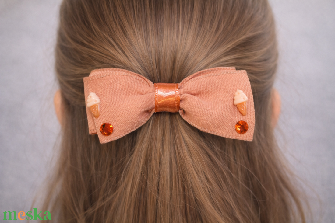 Fagyis masnis kislány francia hajcsat - ruha & divat - hajdísz & hajcsat - hajcsat & hajtű - Meska.hu