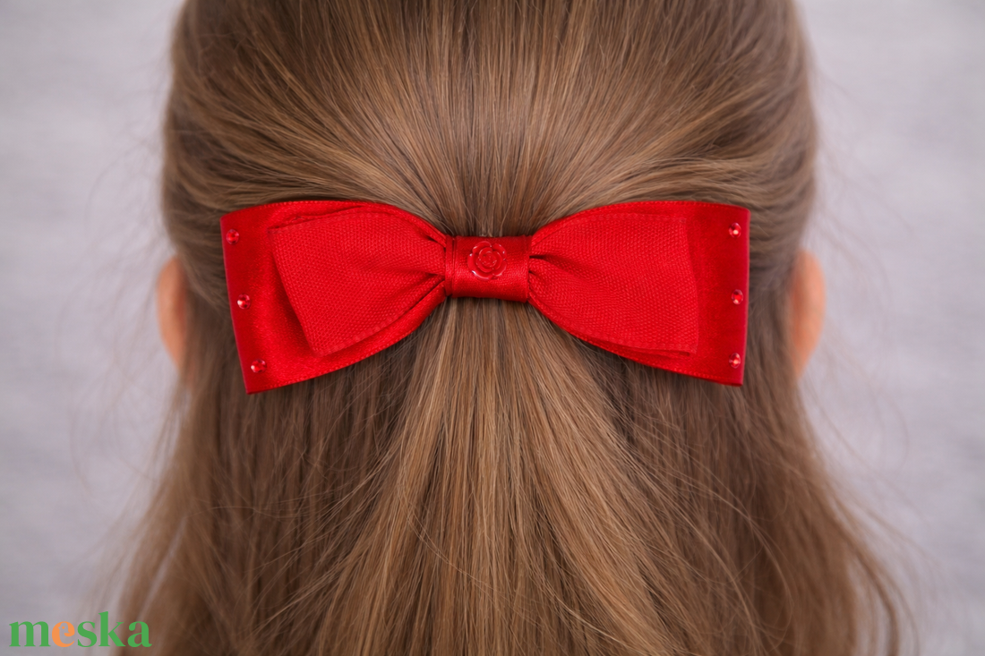 Piros rózsás masnis kislány francia hajcsat - ruha & divat - hajdísz & hajcsat - hajcsat & hajtű - Meska.hu