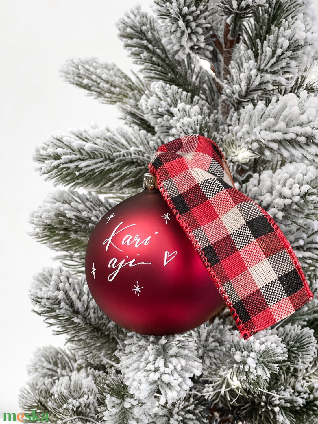 Kézzel írt karácsonyi matt bordó üveggömb - Feliratos - Egyedi - Névre szóló - karácsony - karácsonyi lakásdekoráció - karácsonyfadíszek - Meska.hu