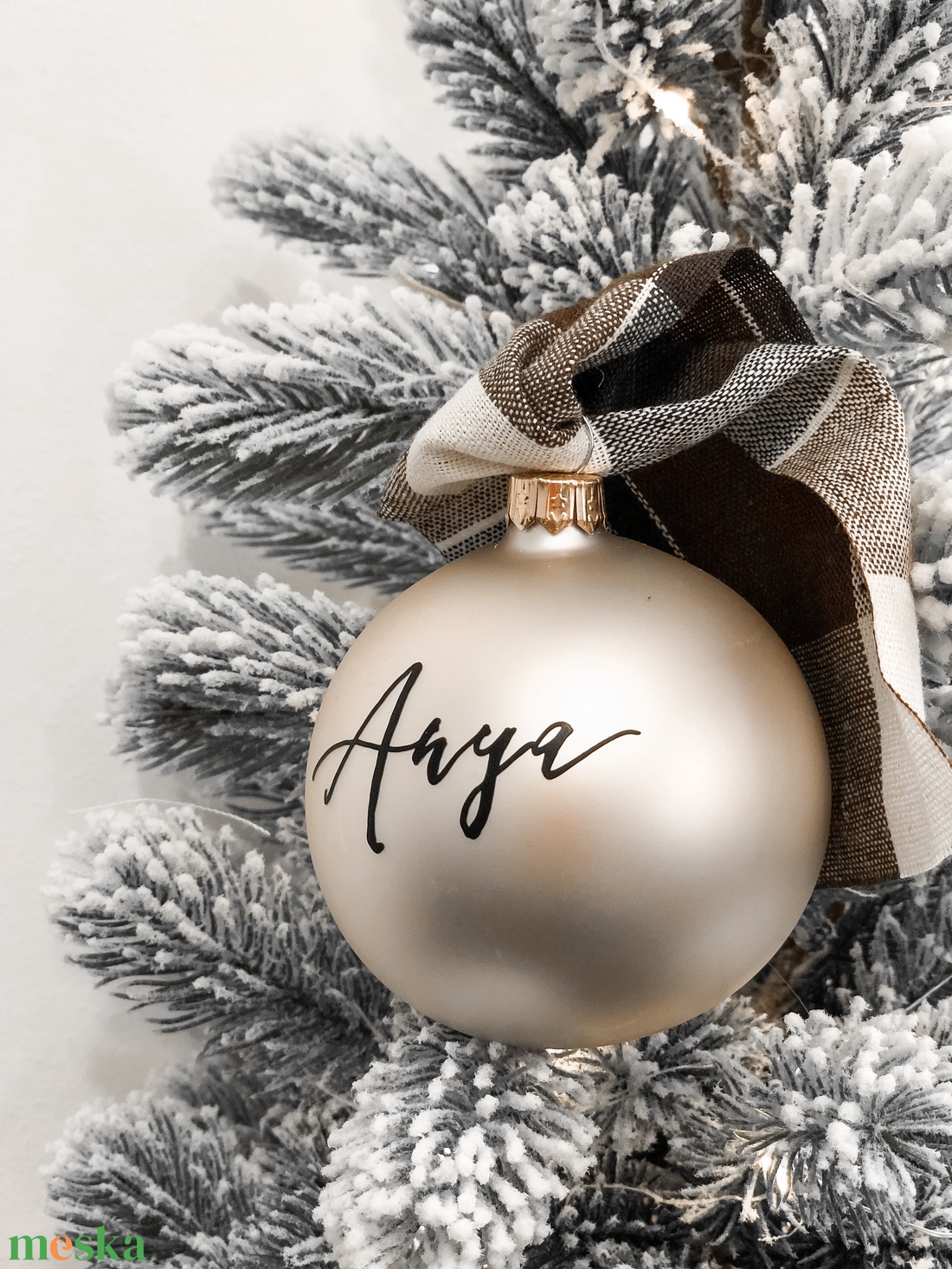 Kézzel írt karácsonyi matt pezsgő arany üveggömb - Feliratos - Egyedi - Névre szóló - karácsony - karácsonyi lakásdekoráció - karácsonyfadíszek - Meska.hu