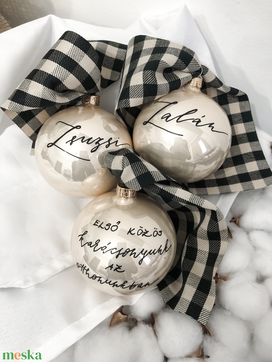 Kézzel írt karácsonyi matt pezsgő arany üveggömb - Feliratos - Egyedi - Névre szóló - karácsony - karácsonyi lakásdekoráció - karácsonyfadíszek - Meska.hu