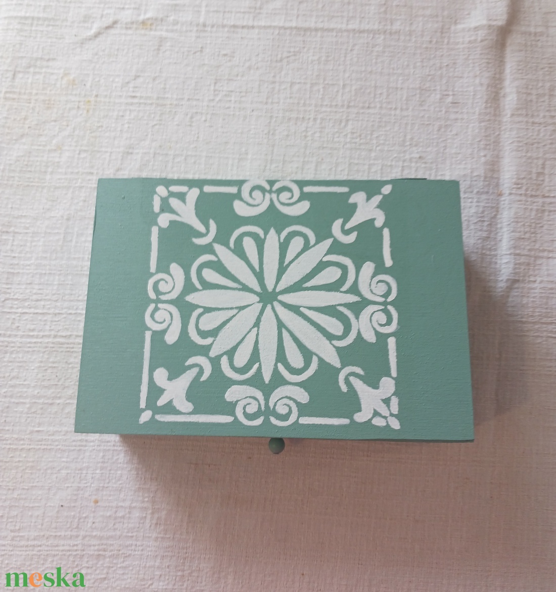 Türkiz fa ékszeresdoboz, fehér mintával - ékszer - ékszertartó - ékszerdoboz - Meska.hu