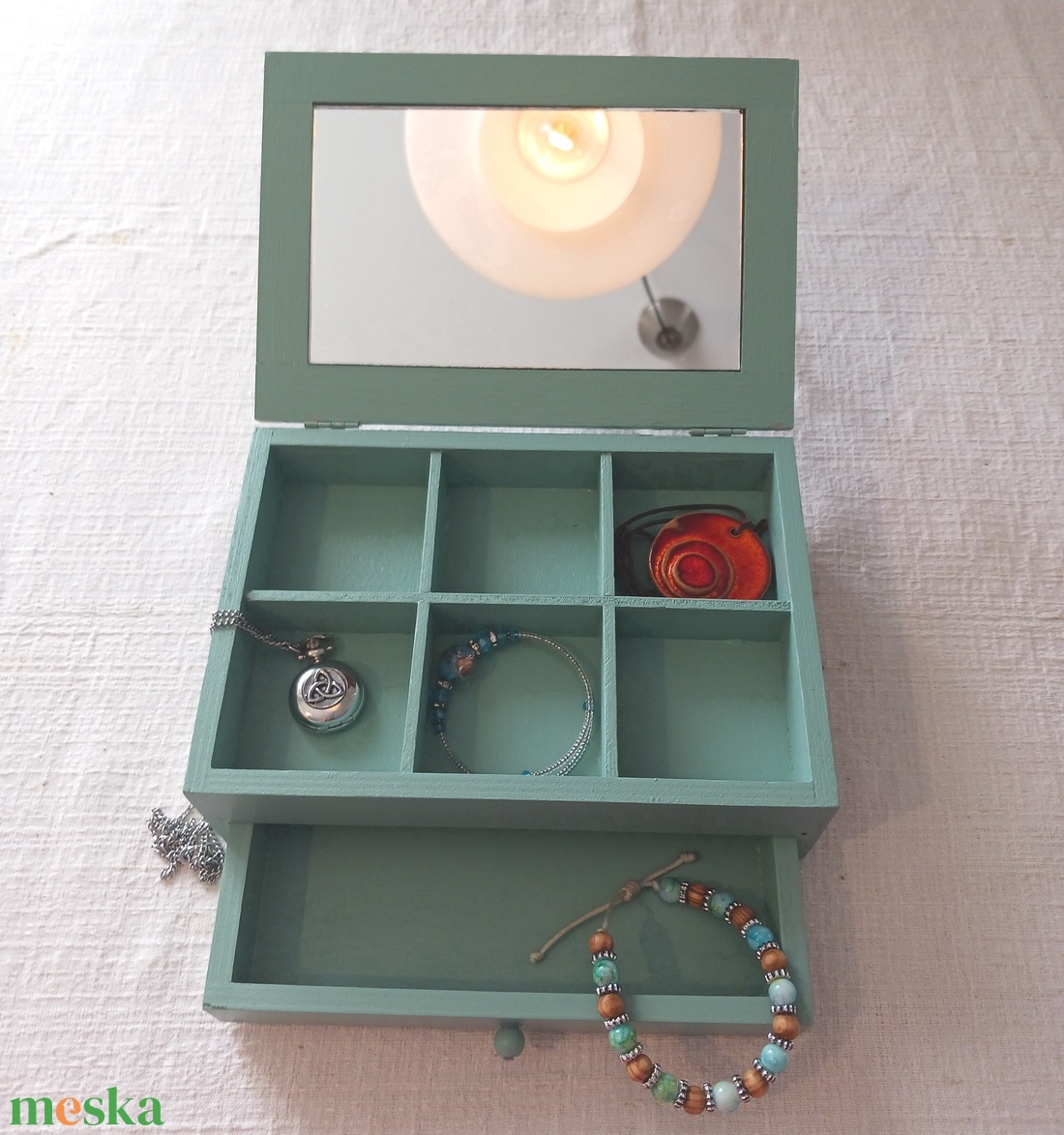 Türkiz fa ékszeresdoboz, fehér mintával - ékszer - ékszertartó - ékszerdoboz - Meska.hu