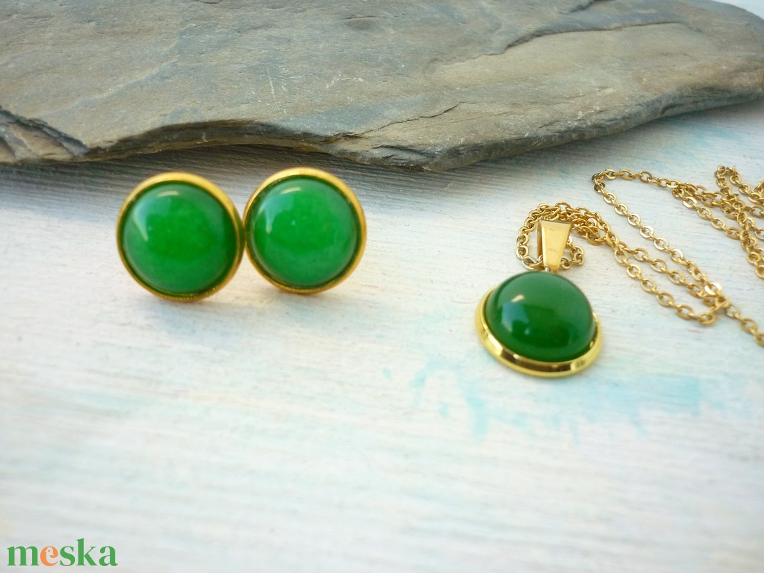 Zöld jade ásvány fülbevaló/medál szett nemesacél alapban - ékszer - ékszerszett - Meska.hu