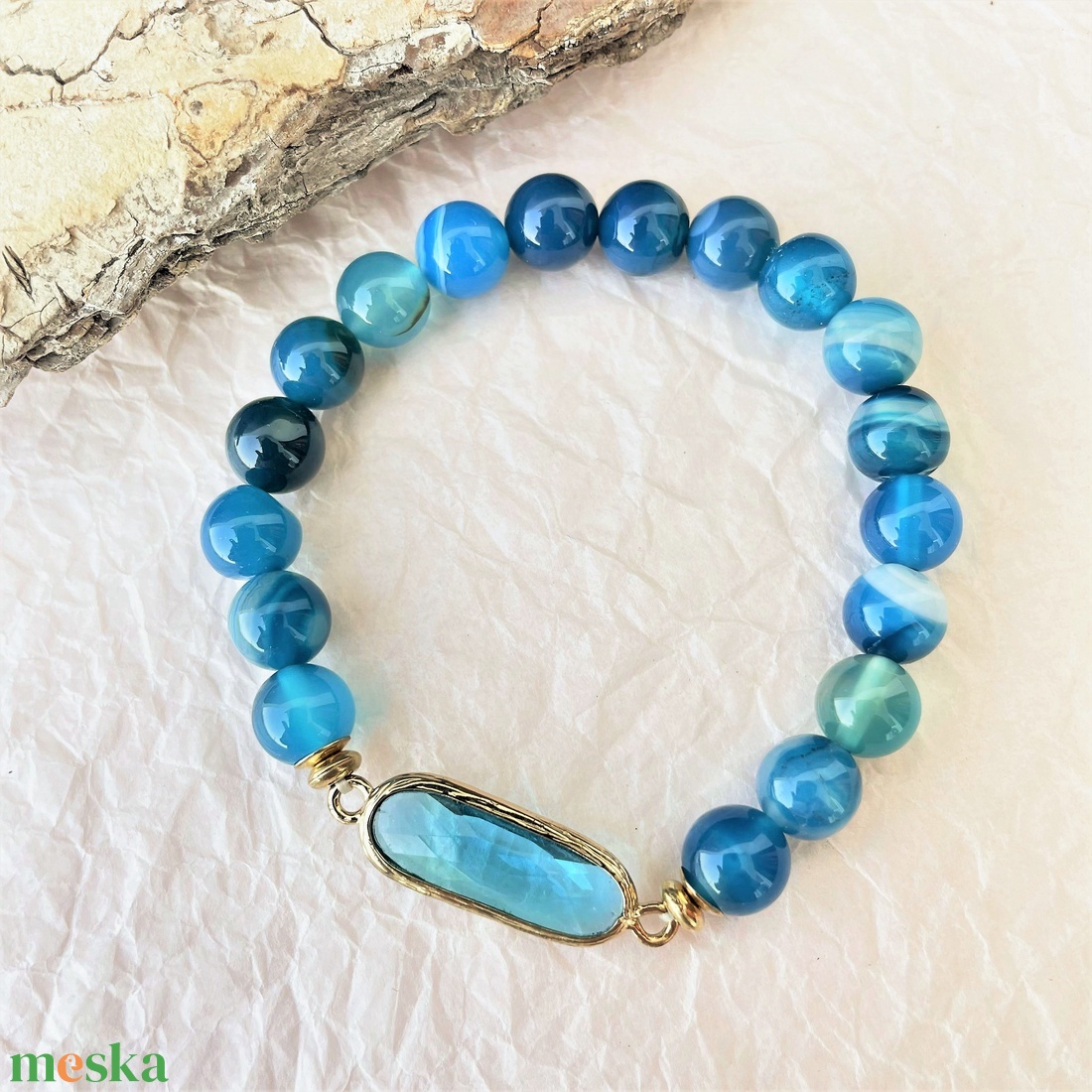 Kék kristály -  csíkos achát ásvány    karkötő - ékszer - karkötő - gyöngyös karkötő - Meska.hu