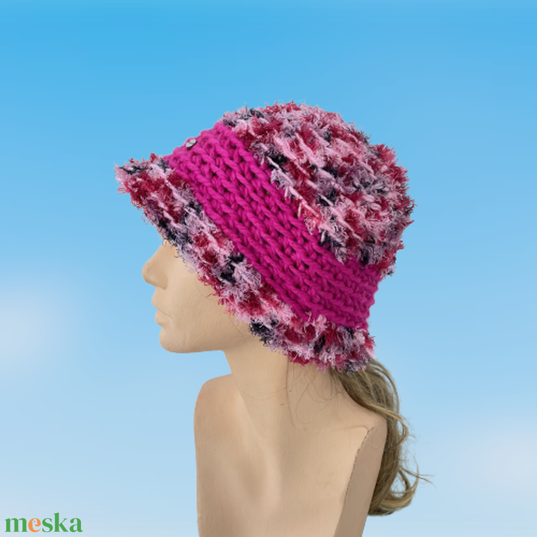 Chanel pinkben - kézzel kötött/horgolt női kalap - ruha & divat - sál, sapka, kendő - sapka - Meska.hu